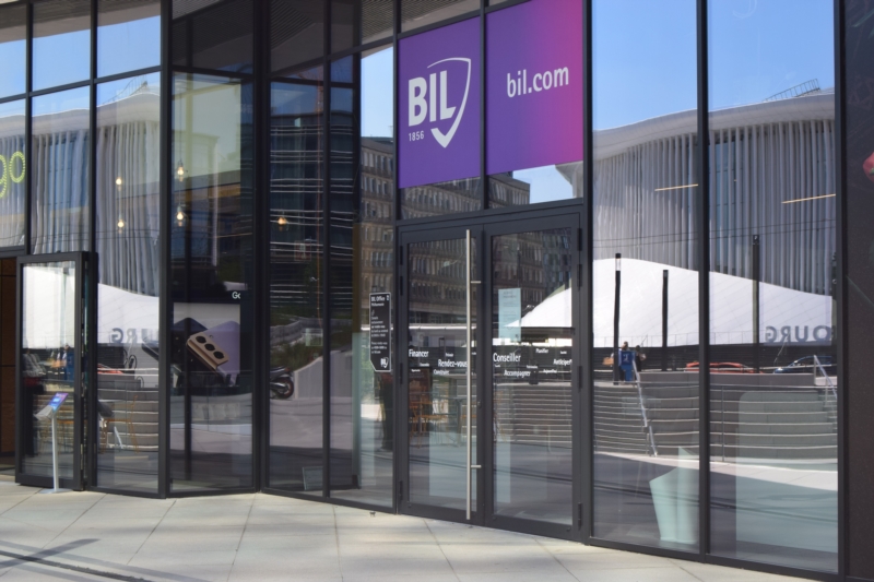 Image 4 : Banques sans guichet - Eurobanques à Luxembourg : Agence Luxembourg - Philharmonie